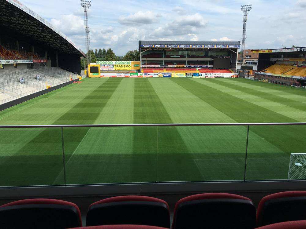 Antiguo Stadion Achter De Kazerne Malinas En Neerlandes Mechelen Belgica Capacidad 13 500 Espectadores Equipo Local Kv Mechelen Actualmente El Es Software